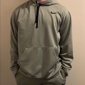 Men’s Nike XL Grey Therma-Fit hoodie w/black trim